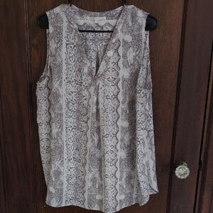 Violet + Claire Flowy Tank Size XL
